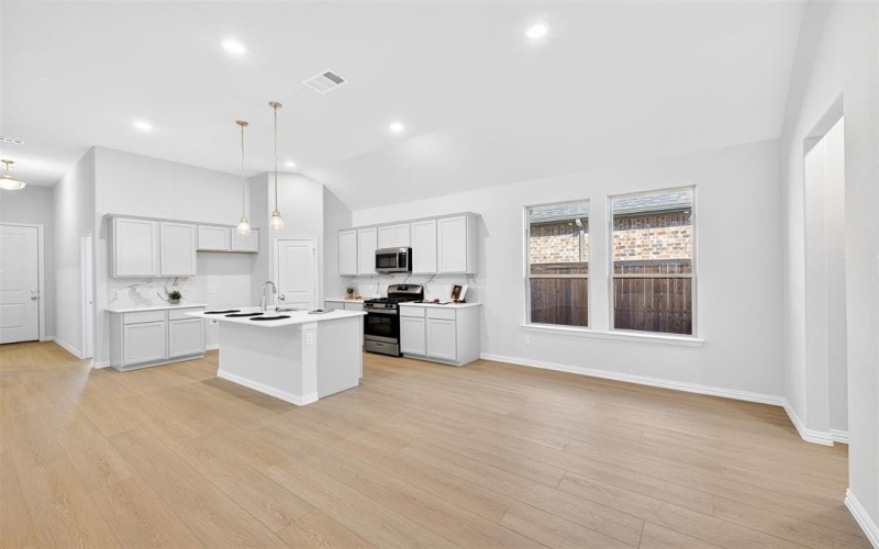 1017 Western Hills Drive, Crowley, TX 76036, 3 Habitaciones Habitaciones , ,2 BañosBaños,Residential,En Venta,1017 Western Hills Drive,0,21007104