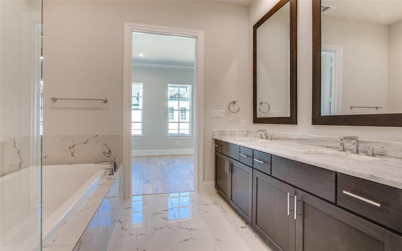 4606 Greenborough Lane, Dallas, TX 75219, 3 Habitaciones Habitaciones , ,3 BañosBaños,Residential,En Venta,4606 Greenborough Lane,0,21014503