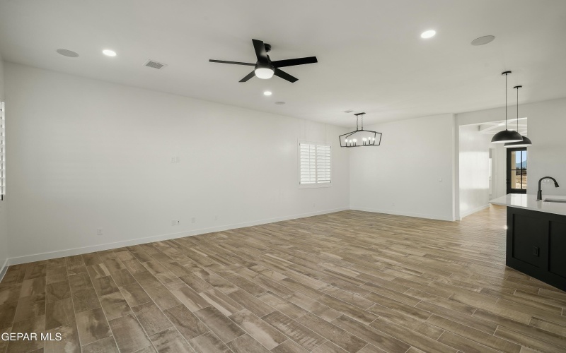 13912 Carolina Ponce Avenue, Horizon City, TX 79928, 3 Habitaciones Habitaciones , ,2 BañosBaños,Residential,En Venta,13912 Carolina Ponce Avenue,0,910439