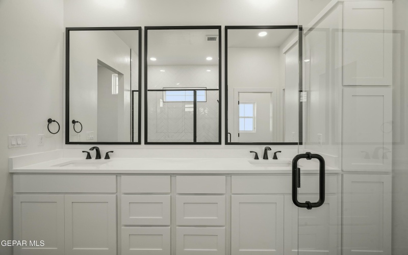 13912 Carolina Ponce Avenue, Horizon City, TX 79928, 3 Habitaciones Habitaciones , ,2 BañosBaños,Residential,En Venta,13912 Carolina Ponce Avenue,0,910439