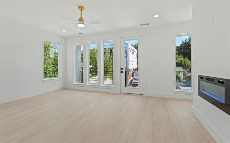 1823 Pollard Street, Dallas, TX 75208, 4 Bedrooms Bedrooms, ,5 BathroomsBathrooms,Residential,For Sale,1823 Pollard Street,21014799