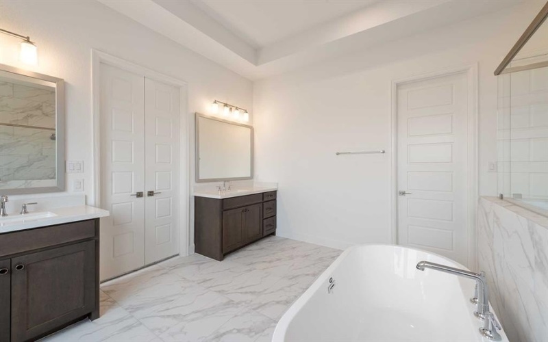 1219 Arbor Creek Drive, Lakewood Village, TX 75068, 4 Bedrooms Bedrooms, ,5 BathroomsBathrooms,Residential,For Sale,1219 Arbor Creek Drive,0,21015765