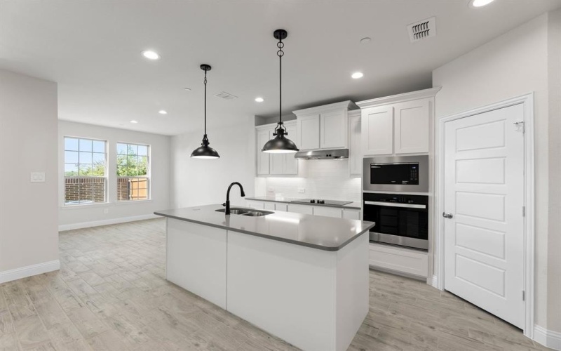 670 Sandiford, Mansfield, TX 76063, 3 Habitaciones Habitaciones , ,2 BañosBaños,Residential,En Venta,670 Sandiford,0,21016046