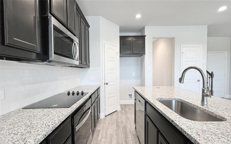670 Sandiford, Mansfield, TX 76063, 3 Habitaciones Habitaciones , ,2 BañosBaños,Residential,En Venta,670 Sandiford,21016046