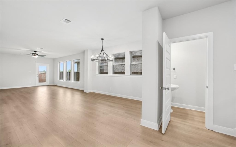 1036 Almond Blossom Circle, Crowley, TX 76036, 3 Habitaciones Habitaciones , ,2 BañosBaños,Residential,En Venta,1036 Almond Blossom Circle,0,21016120