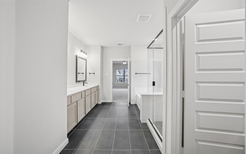 1036 Almond Blossom Circle, Crowley, TX 76036, 3 Habitaciones Habitaciones , ,2 BañosBaños,Residential,En Venta,1036 Almond Blossom Circle,0,21016120