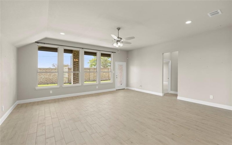 114 Emperor Oak Court, Balch Springs, TX 75181, 4 Habitaciones Habitaciones , ,2 BañosBaños,Residential,En Venta,114 Emperor Oak Court,0,21016246