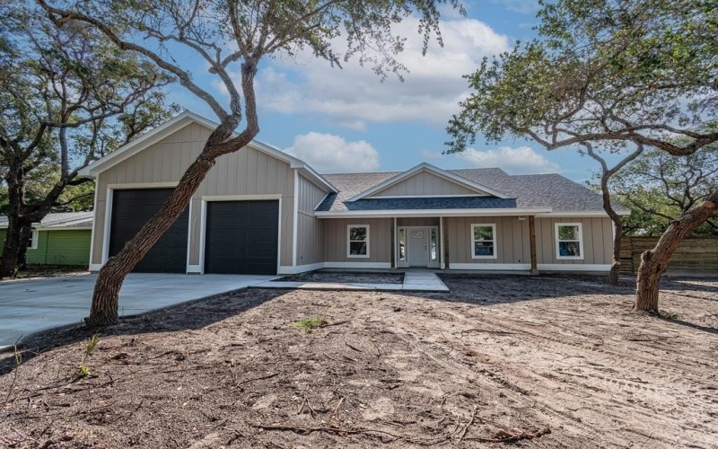 23 Charlotte Ave, ROCKPORT, TX 78382, 3 Habitaciones Habitaciones , ,2 BañosBaños,Residential,En Venta,23 Charlotte Ave,148535
