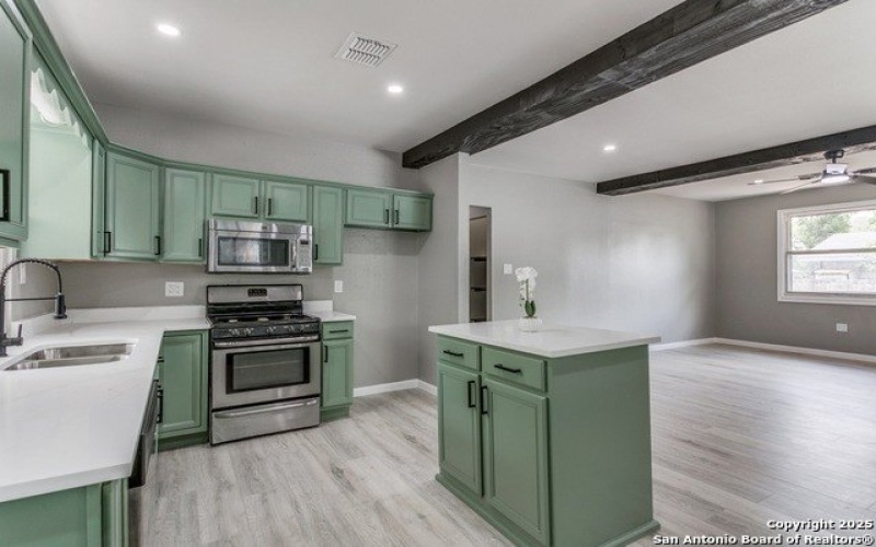 716 vickers, San Antonio, TX 78211, 4 Bedrooms Bedrooms, ,2 BathroomsBathrooms,Residential,For Sale,716 vickers,0,1888165