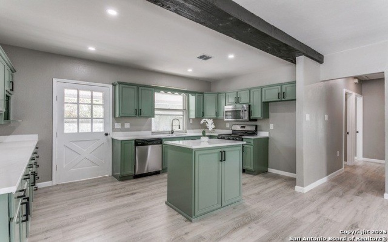 716 vickers, San Antonio, TX 78211, 4 Bedrooms Bedrooms, ,2 BathroomsBathrooms,Residential,For Sale,716 vickers,0,1888165