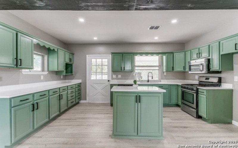 716 vickers, San Antonio, TX 78211, 4 Bedrooms Bedrooms, ,2 BathroomsBathrooms,Residential,For Sale,716 vickers,0,1888165