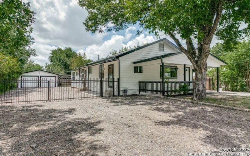 716 vickers, San Antonio, TX 78211, 4 Bedrooms Bedrooms, ,2 BathroomsBathrooms,Residential,For Sale,716 vickers,0,1888165