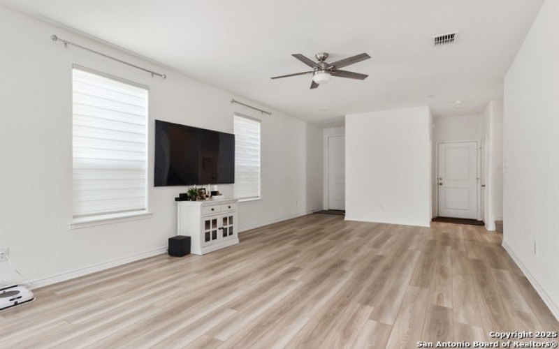 10643 W Military Drive #14, San Antonio, TX 78251, 3 Bedrooms Bedrooms, ,2 BathroomsBathrooms,Residential,For Sale,10643 W Military Drive #14,0,1888169