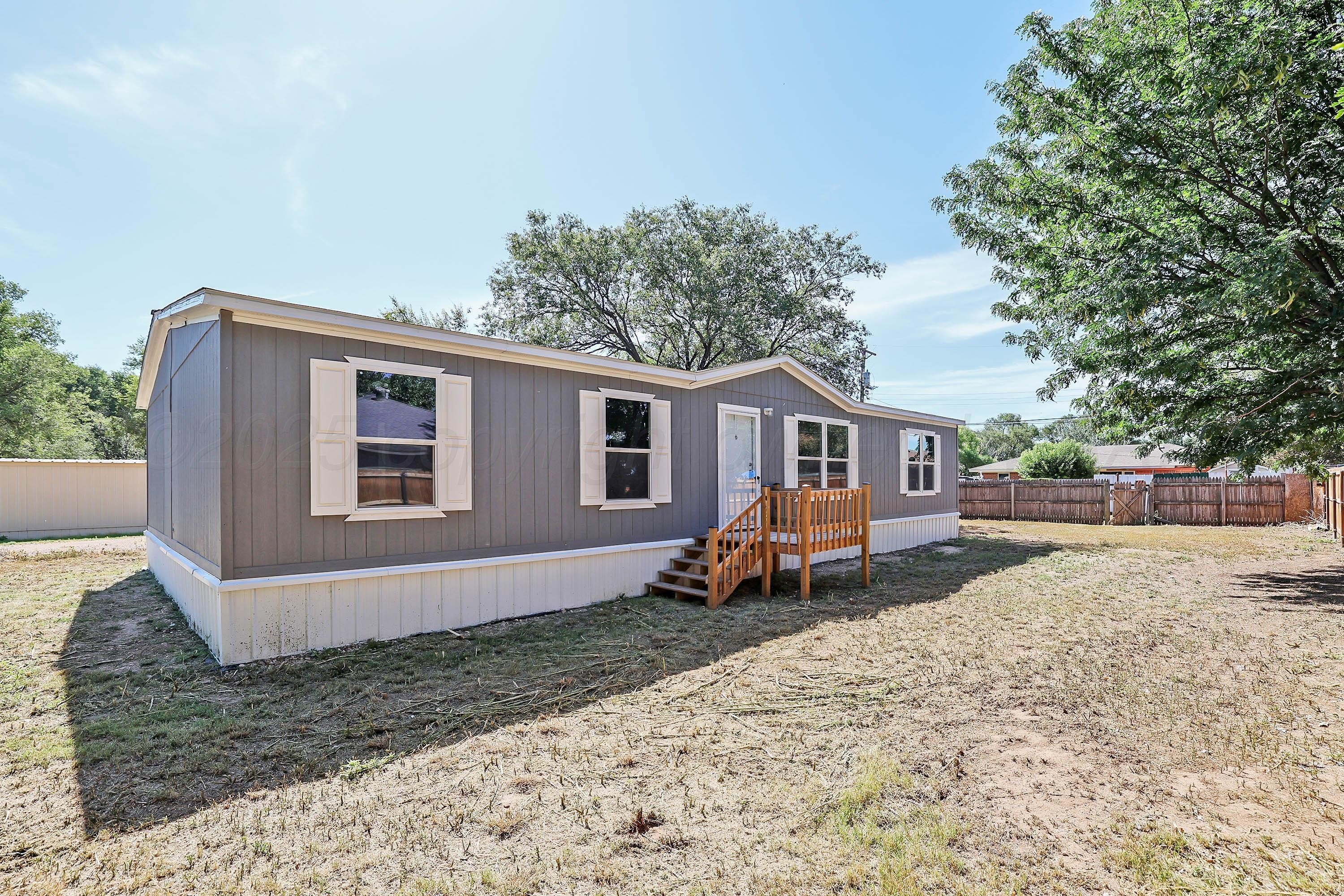 2 Oakwood Place, Dalhart, TX 79022, 4 Bedrooms Bedrooms, ,2 BathroomsBathrooms,Residential,For Sale,2 Oakwood Place,25-6736