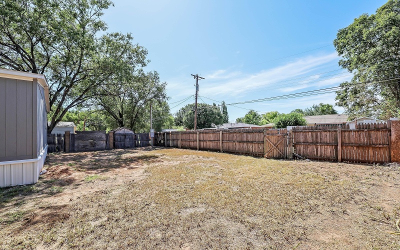 2 Oakwood Place, Dalhart, TX 79022, 4 Bedrooms Bedrooms, ,2 BathroomsBathrooms,Residential,For Sale,2 Oakwood Place,25-6736