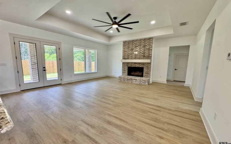 990 Mallard, Lindale, TX 75771, 4 Habitaciones Habitaciones , ,2 BañosBaños,Residential,En Venta,990 Mallard,25011520