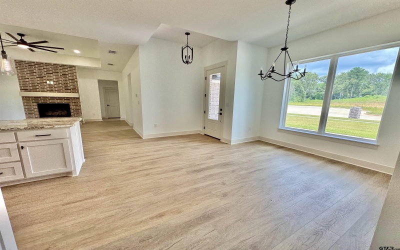 990 Mallard, Lindale, TX 75771, 4 Habitaciones Habitaciones , ,2 BañosBaños,Residential,En Venta,990 Mallard,25011520