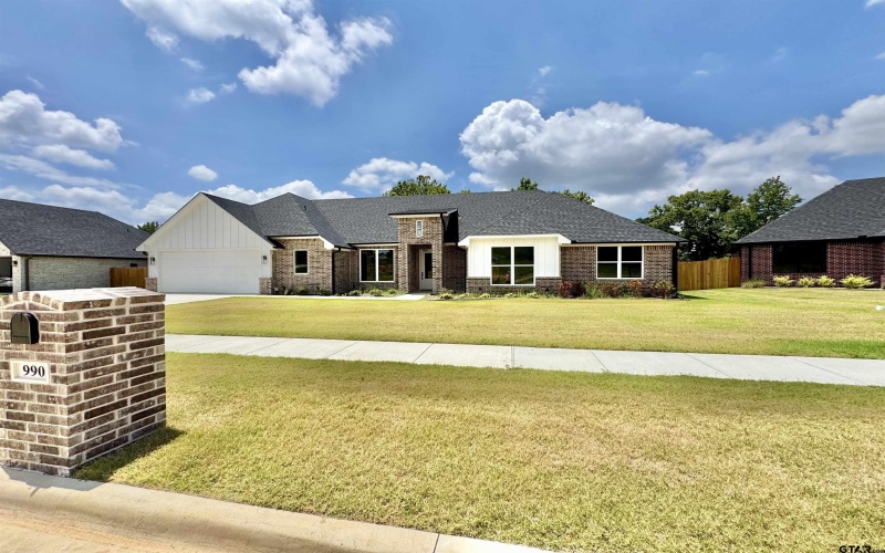 990 Mallard, Lindale, TX 75771, 4 Habitaciones Habitaciones , ,2 BañosBaños,Residential,En Venta,990 Mallard,25011520
