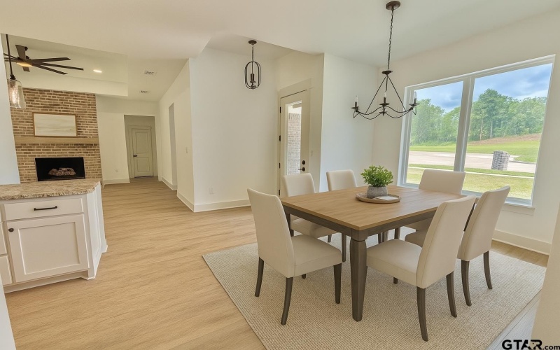 990 Mallard, Lindale, TX 75771, 4 Habitaciones Habitaciones , ,2 BañosBaños,Residential,En Venta,990 Mallard,25011520