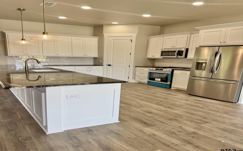 984 Mallard, Lindale, TX 75771, 4 Bedrooms Bedrooms, ,2 BathroomsBathrooms,Residential,For Sale,984 Mallard,25011523
