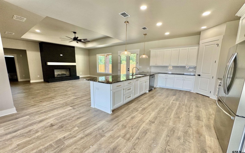 984 Mallard, Lindale, TX 75771, 4 Bedrooms Bedrooms, ,2 BathroomsBathrooms,Residential,For Sale,984 Mallard,25011523