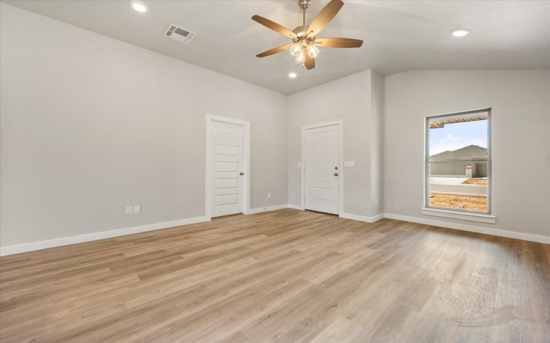 305 E 24th Street, Wolfforth, TX 79382, 3 Habitaciones Habitaciones , ,2 BañosBaños,Residential,En Venta,305 E 24th Street,0,202558474