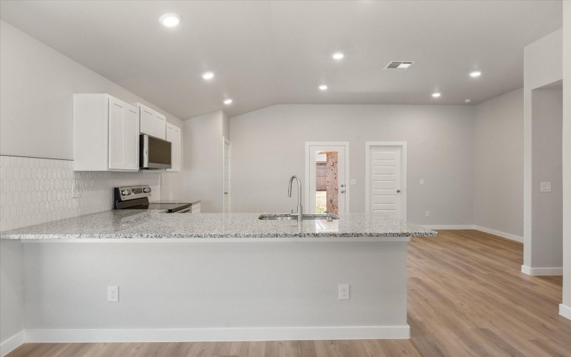 305 E 24th Street, Wolfforth, TX 79382, 3 Habitaciones Habitaciones , ,2 BañosBaños,Residential,En Venta,305 E 24th Street,0,202558474