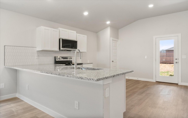 305 E 24th Street, Wolfforth, TX 79382, 3 Habitaciones Habitaciones , ,2 BañosBaños,Residential,En Venta,305 E 24th Street,0,202558474