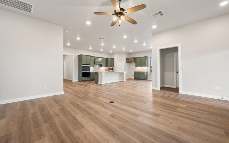 7001 16th Street, Lubbock, TX 79416, 4 Habitaciones Habitaciones , ,3 BañosBaños,Residential,En Venta,7001 16th Street,0,202558489