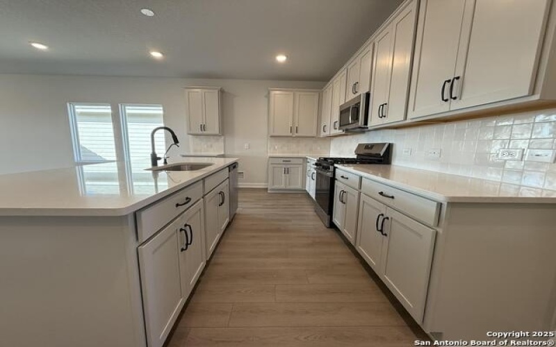 137 Beveridge, Seguin, TX 78155, 4 Habitaciones Habitaciones , ,2 BañosBaños,Residential,En Venta,137 Beveridge,0,1888299