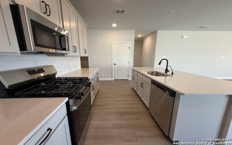 137 Beveridge, Seguin, TX 78155, 4 Habitaciones Habitaciones , ,2 BañosBaños,Residential,En Venta,137 Beveridge,0,1888299