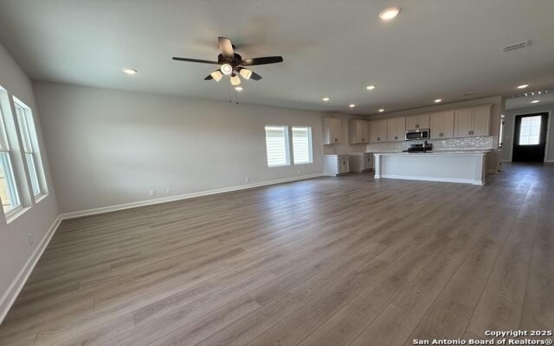 137 Beveridge, Seguin, TX 78155, 4 Habitaciones Habitaciones , ,2 BañosBaños,Residential,En Venta,137 Beveridge,0,1888299
