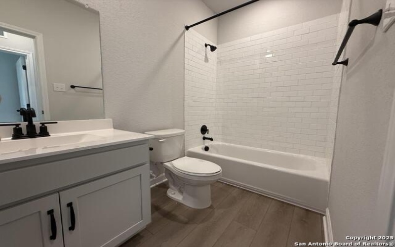 137 Beveridge, Seguin, TX 78155, 4 Habitaciones Habitaciones , ,2 BañosBaños,Residential,En Venta,137 Beveridge,0,1888299