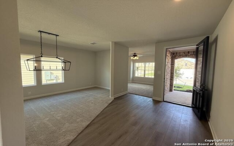 137 Beveridge, Seguin, TX 78155, 4 Habitaciones Habitaciones , ,2 BañosBaños,Residential,En Venta,137 Beveridge,0,1888299
