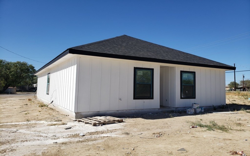 2786 RODRIGUEZ ST., Eagle Pass, TX 78852, 3 Bedrooms Bedrooms, ,2 BathroomsBathrooms,Residential,For Sale,2786 RODRIGUEZ ST.,0,81489