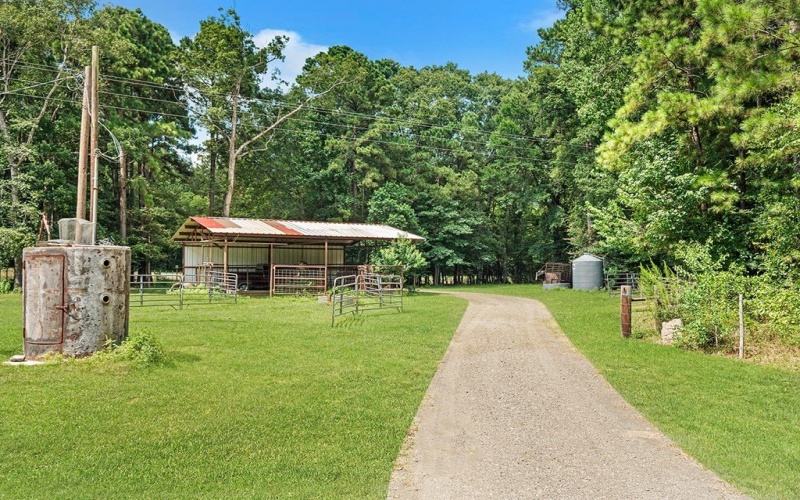 9429 FM 83, Pineland, TX 75968, 2 Bedrooms Bedrooms, ,1 BathroomBathrooms,Residential,For Sale,9429 FM 83,5105786