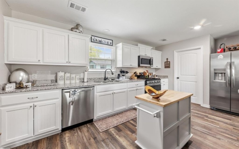627 W 9th Street, Kemp, TX 75143, 3 Bedrooms Bedrooms, ,2 BathroomsBathrooms,Residential,For Sale,627 W 9th Street,0,21012801