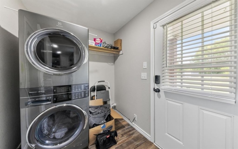 627 W 9th Street, Kemp, TX 75143, 3 Bedrooms Bedrooms, ,2 BathroomsBathrooms,Residential,For Sale,627 W 9th Street,0,21012801