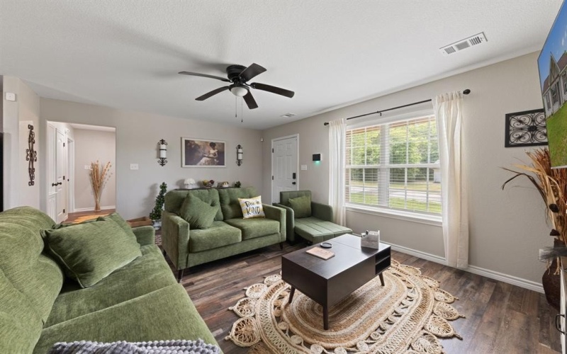 627 W 9th Street, Kemp, TX 75143, 3 Bedrooms Bedrooms, ,2 BathroomsBathrooms,Residential,For Sale,627 W 9th Street,0,21012801
