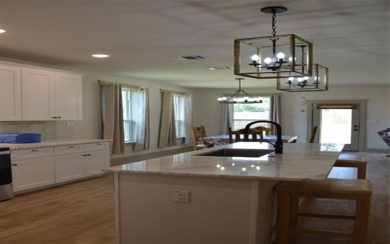 5402 Lamota Court, Granbury, TX 76048, 3 Bedrooms Bedrooms, ,2 BathroomsBathrooms,Residential,For Sale,5402 Lamota Court,0,21014427