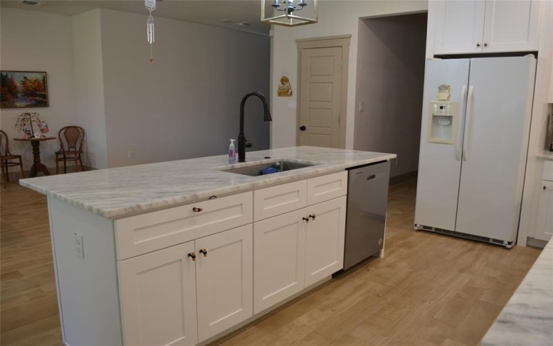 5402 Lamota Court, Granbury, TX 76048, 3 Bedrooms Bedrooms, ,2 BathroomsBathrooms,Residential,For Sale,5402 Lamota Court,0,21014427