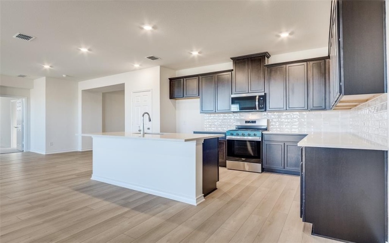 329 Fallbrook Drive, Aledo, TX 76008, 4 Bedrooms Bedrooms, ,2 BathroomsBathrooms,Residential,For Sale,329 Fallbrook Drive,0,21014793