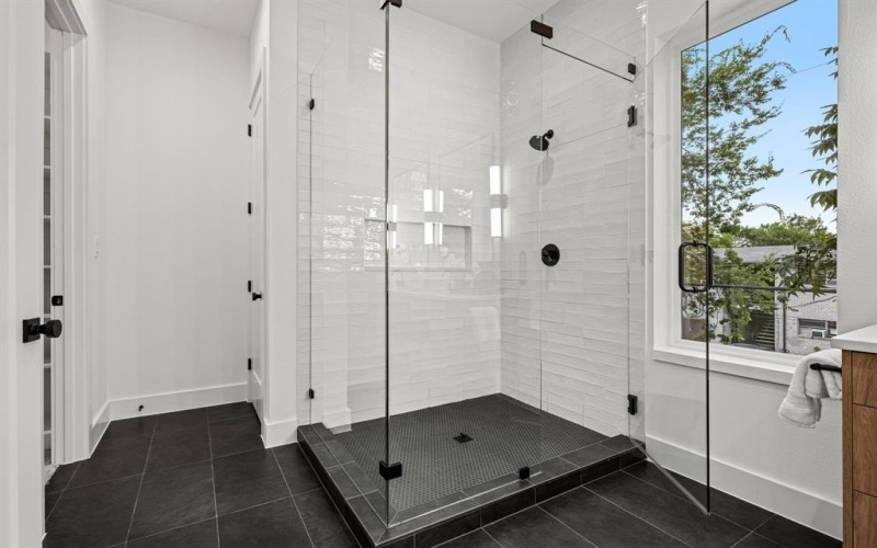 814 W 10th Street, Dallas, TX 75208, 3 Bedrooms Bedrooms, ,2 BathroomsBathrooms,Residential,For Sale,814 W 10th Street,0,21015094