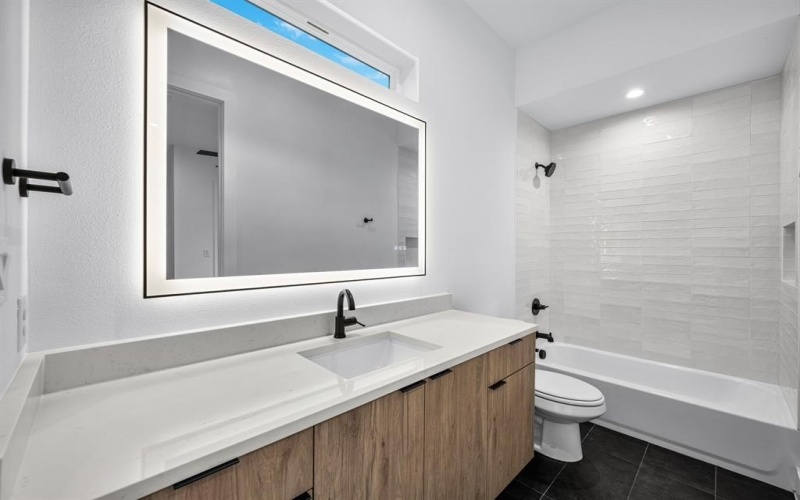 814 W 10th Street, Dallas, TX 75208, 3 Bedrooms Bedrooms, ,2 BathroomsBathrooms,Residential,For Sale,814 W 10th Street,0,21015094