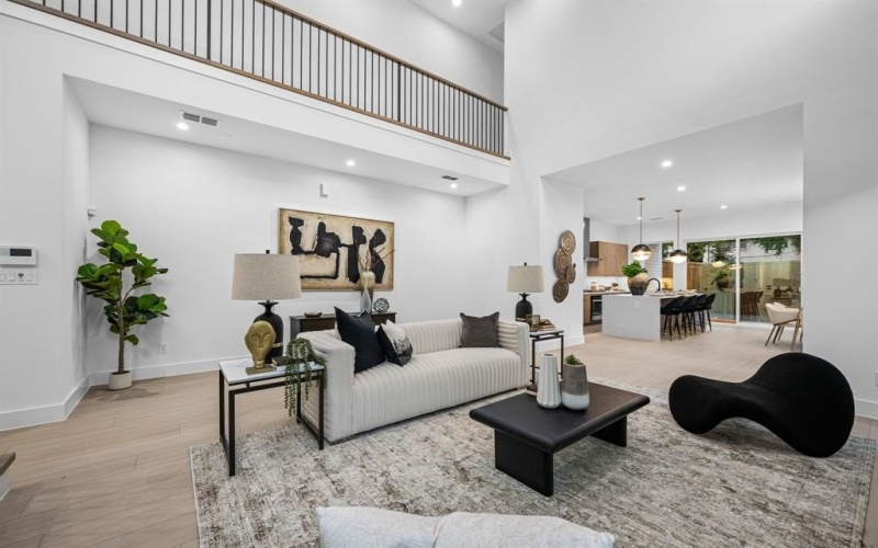 814 W 10th Street, Dallas, TX 75208, 3 Bedrooms Bedrooms, ,2 BathroomsBathrooms,Residential,For Sale,814 W 10th Street,0,21015094
