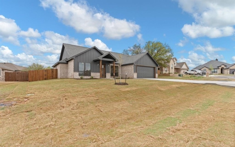 3306 Promenade Court, Granbury, TX 76049, 4 Habitaciones Habitaciones , ,3 BañosBaños,Residential,En Venta,3306 Promenade Court,0,21016150