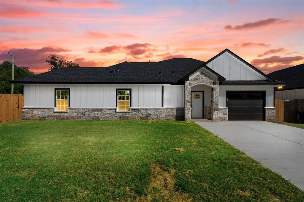 510 Washington Street, Ennis, TX 75119, 3 Bedrooms Bedrooms, ,2 BathroomsBathrooms,Residential,For Sale,510 Washington Street,21016253
