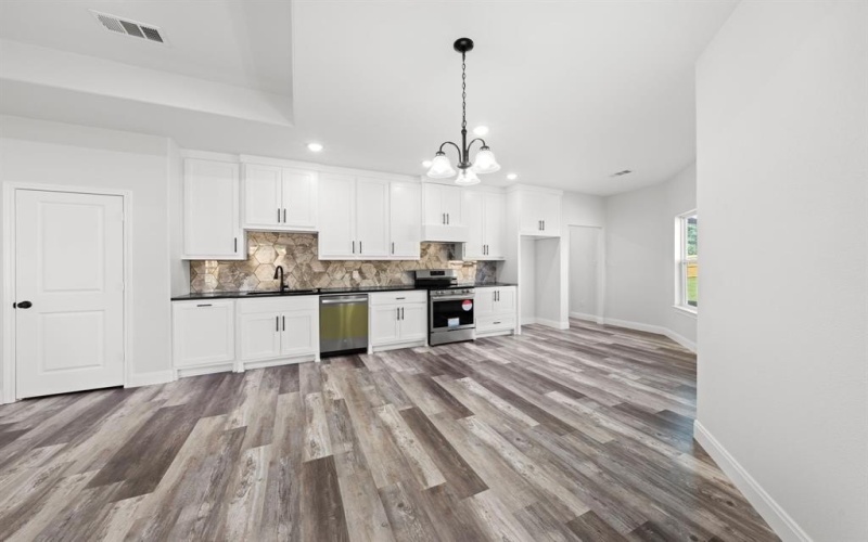510 Washington Street, Ennis, TX 75119, 3 Bedrooms Bedrooms, ,2 BathroomsBathrooms,Residential,For Sale,510 Washington Street,21016253