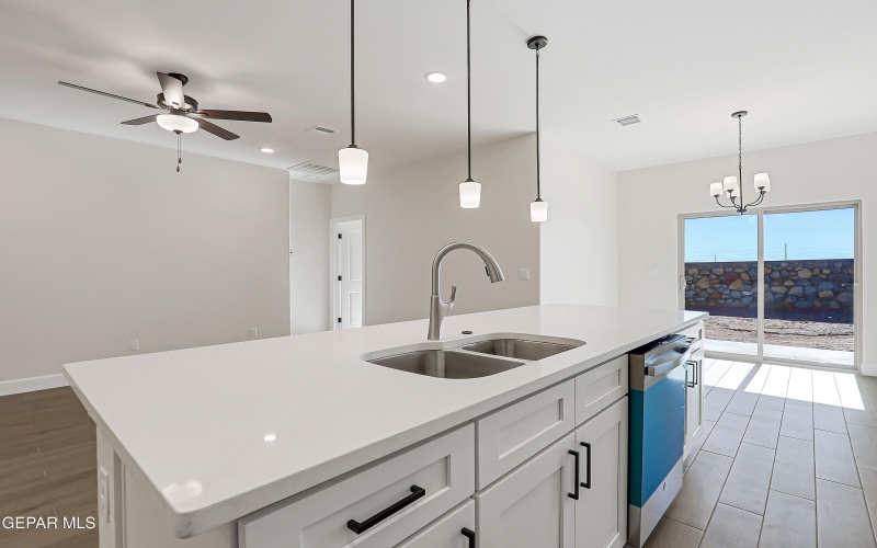 7332 John Gerald Way, El Paso, TX 79934, 3 Habitaciones Habitaciones , ,1 BañoBaños,Residential,En Venta,7332 John Gerald Way,0,910544