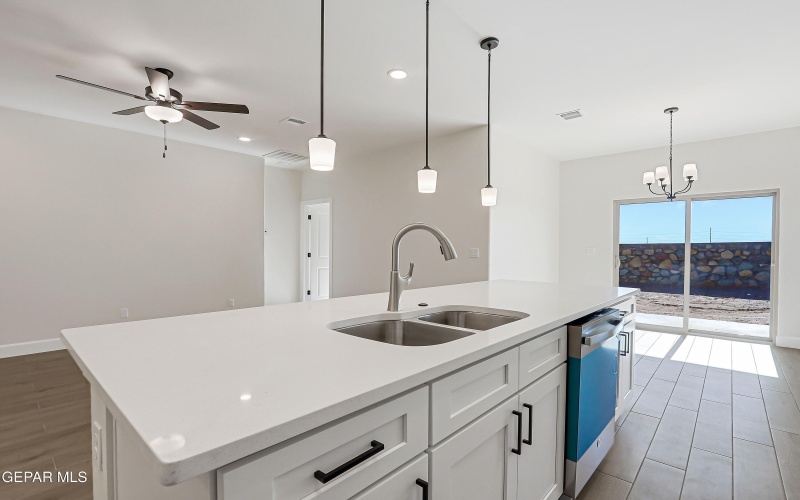 7332 John Gerald Way, El Paso, TX 79934, 3 Habitaciones Habitaciones , ,1 BañoBaños,Residential,En Venta,7332 John Gerald Way,0,910544